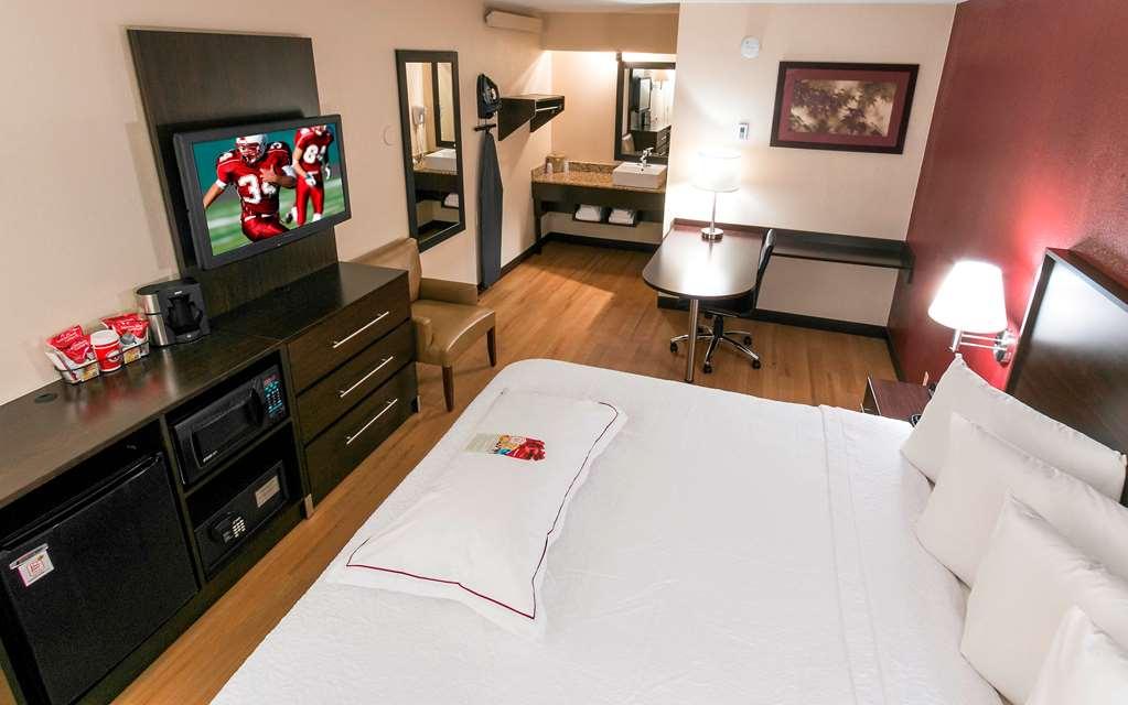 Red Roof Inn Plus+ Nashville Airport Room photo